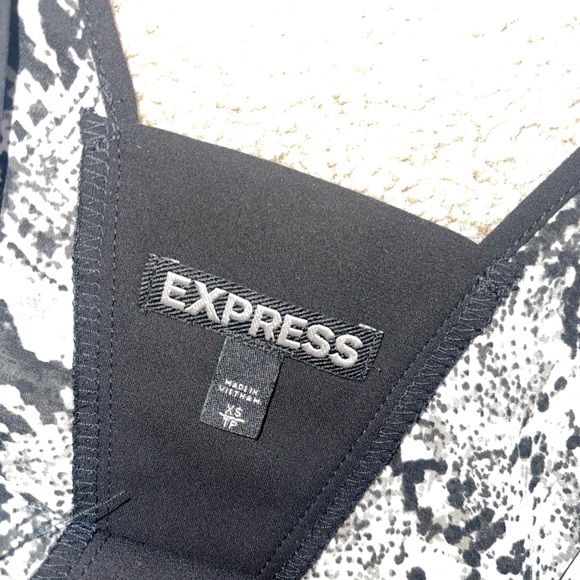 Express Snakeskin Tank Top - Picture 3 of 3